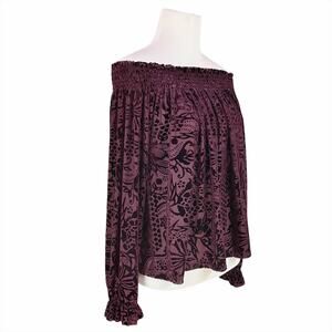 FREE PEOPLE A Little Twist Textured Velvet Off-The-Shoulder Top in Purple Size S